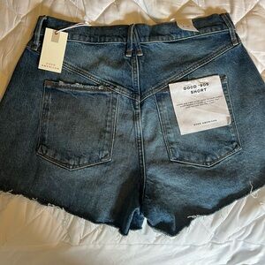 Good American 90s shorts nwt size 8